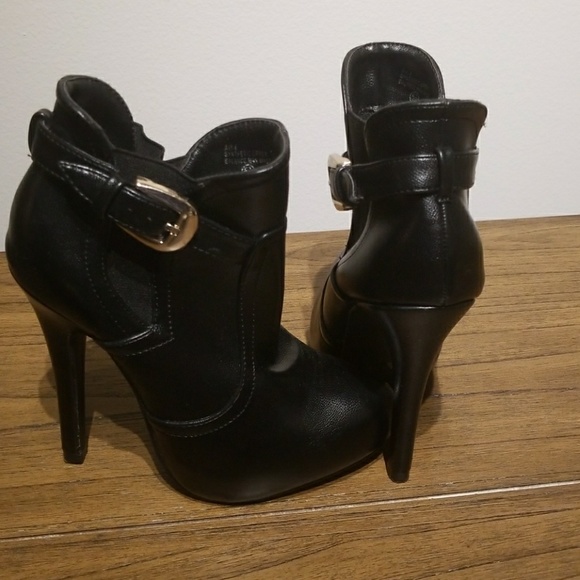 Shoes - Picture 3 of 4